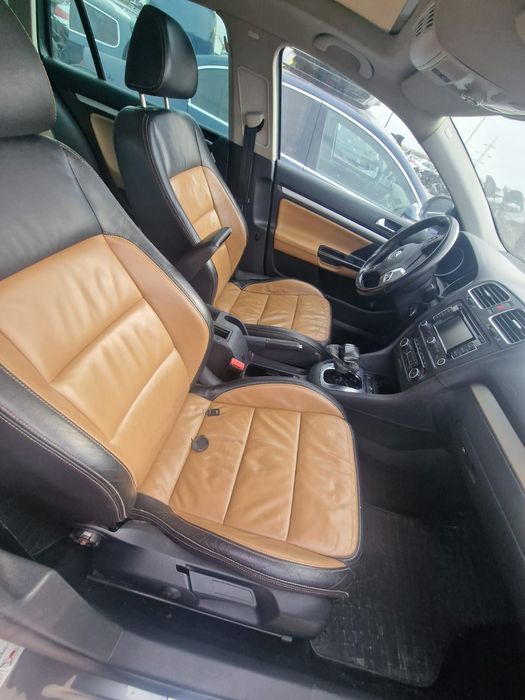 Dezmembram Volkswagen Golf 6 Combi 2011 1.6tdi CAY