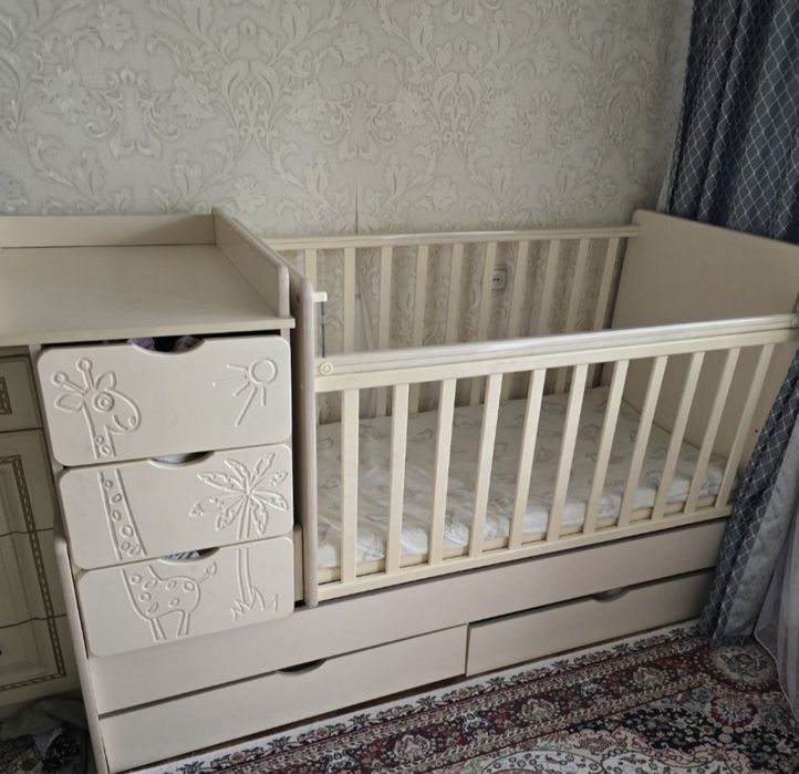 Продам детскую кровать 3 в 1