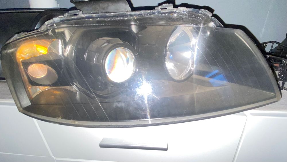 Фар за Ауди А3 8П Топ