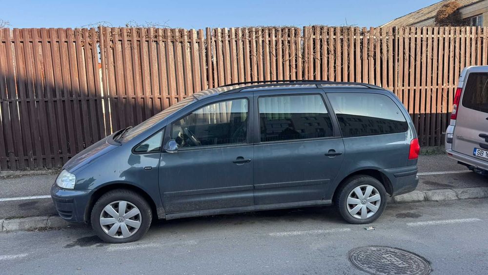 Volkswagen Sharan - 7 locuri, ideal pentru familie si transport