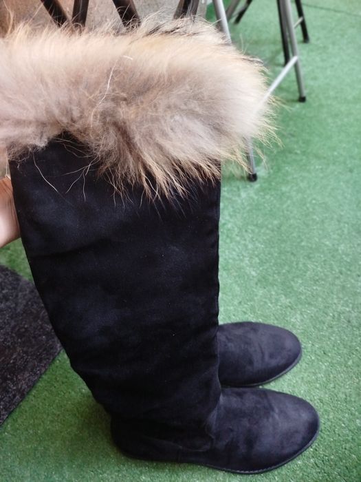 Дамски велурени ботуши с пух 38