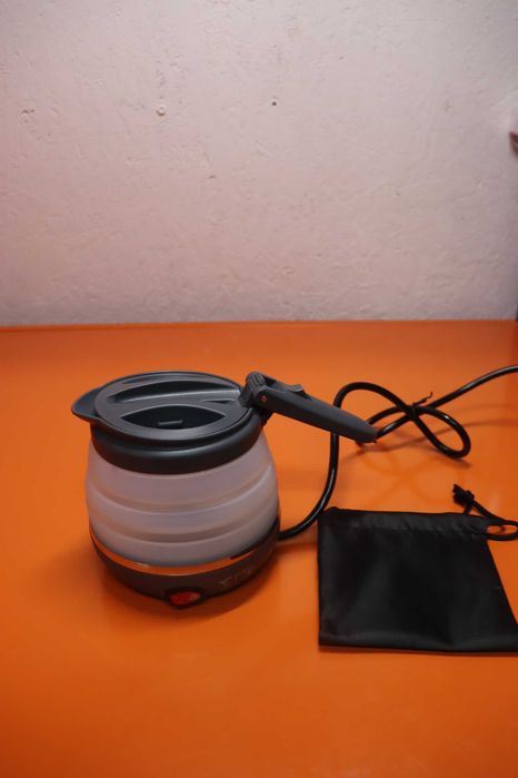Adler AD1279 Сгъваема електрическа кана, 0,6 л, 750 W, силиконова, без BPA