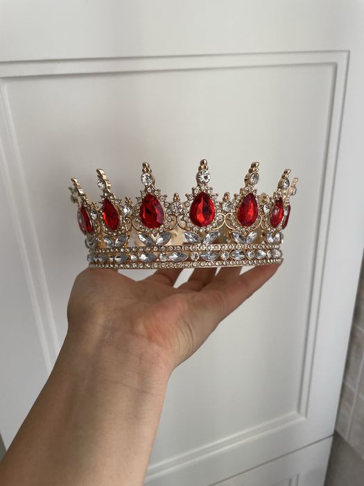 Продам коронку для торта.