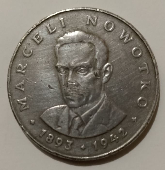 Marceli Nowotko monument tangasi