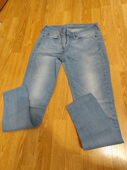 Blugi Levis măsura 36