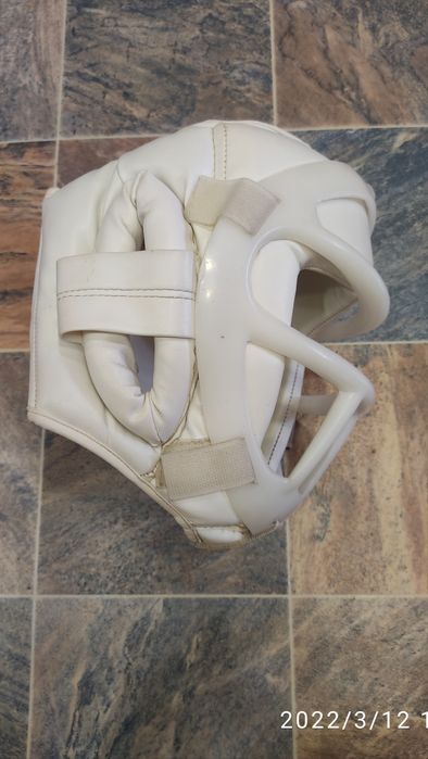 Продам Шлем для единоборств.