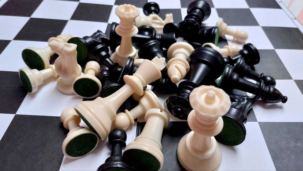 Vand piese si tabla sah