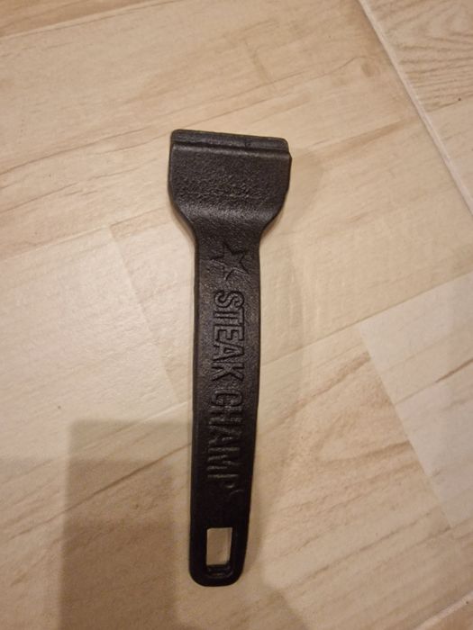 Чугунен тиган оребрен