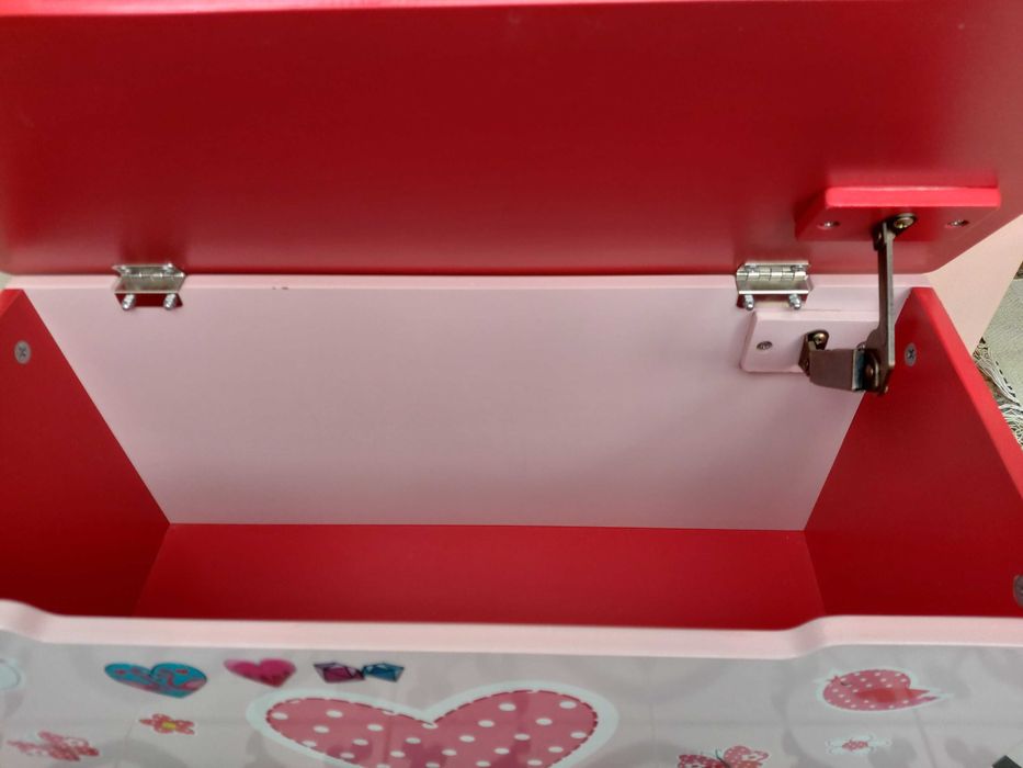 Детски скрин, пейка