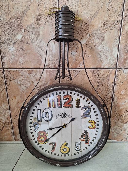 Vand ceas vintage perete