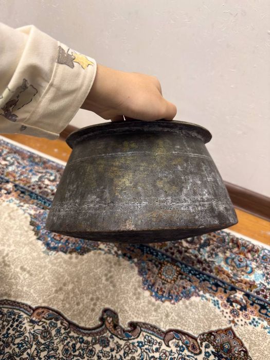 Qadimiy Mis Qozon. Arabcha yozuvli