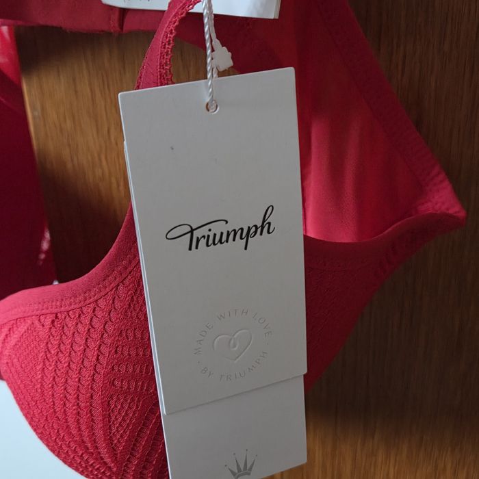 Sutien Triumph nou vu eticheta 90 B