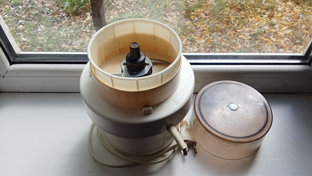 Продам электро-прибор кофемолка