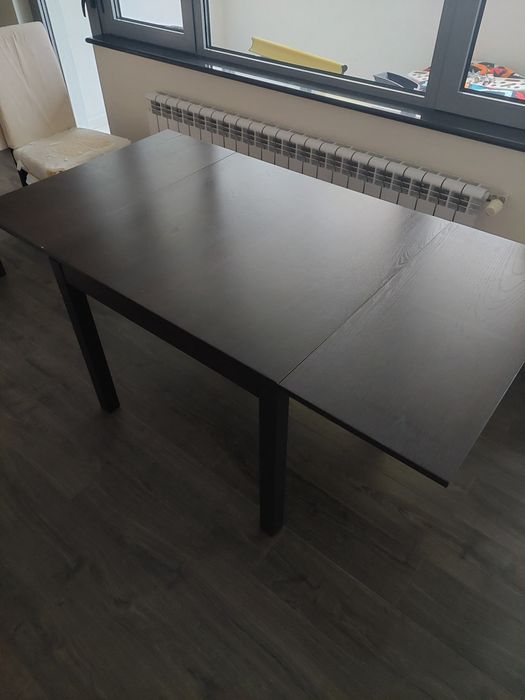 Трапезна маса - разгъваема