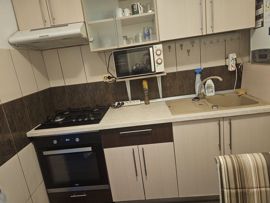 Închiriez apartament 2 camere Balș judetul Olt zona Monument Bl T1 etc 2