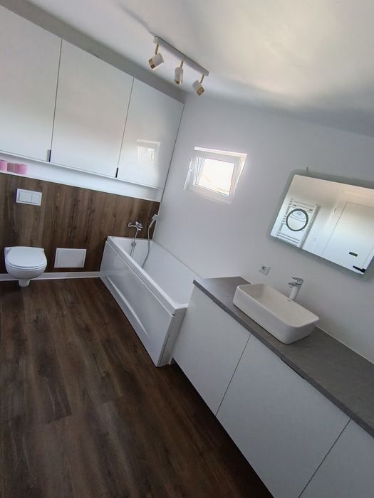 Vând apartament 3 camere lângă Dacia