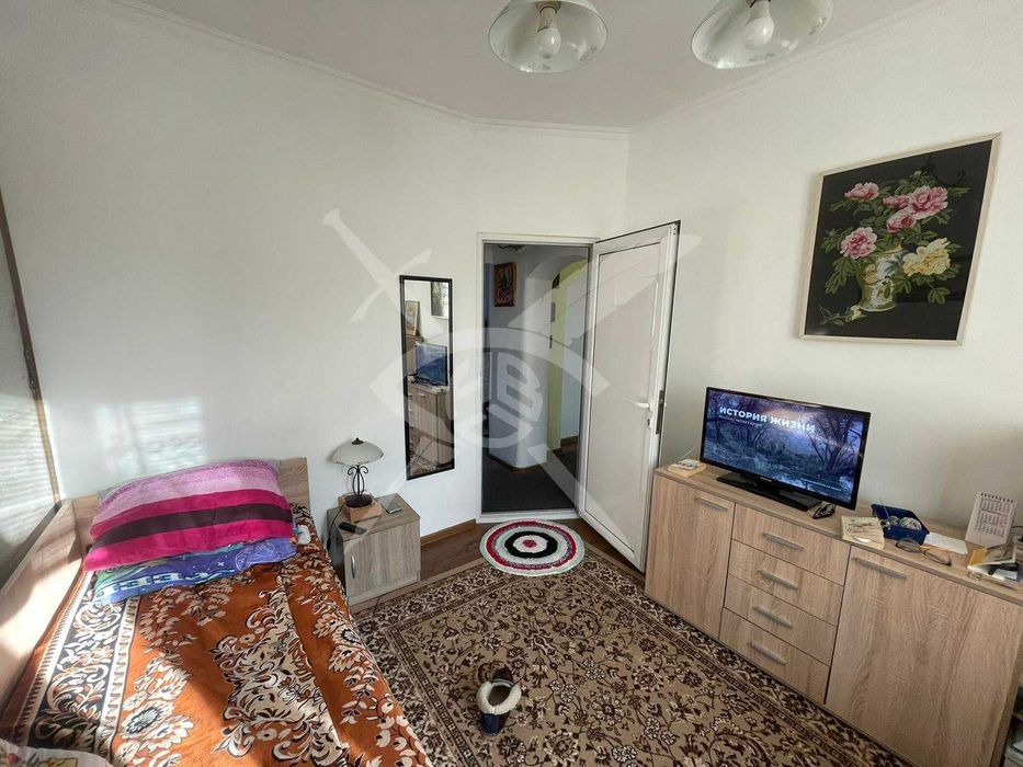 Къща - с. Подвис