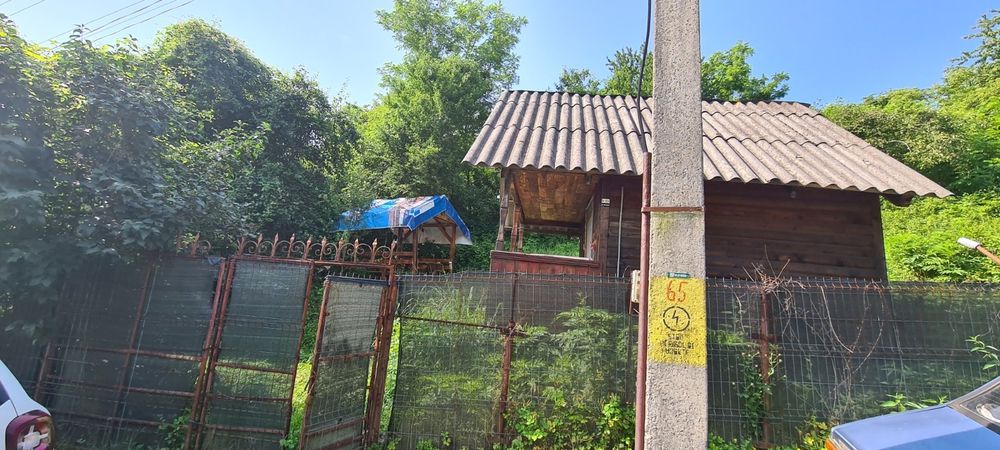 Teren cu cabana și utilități