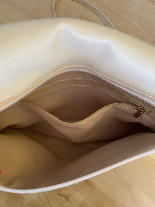 Чанта в свежи цветове