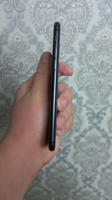 Iphone 7 хороший состояния