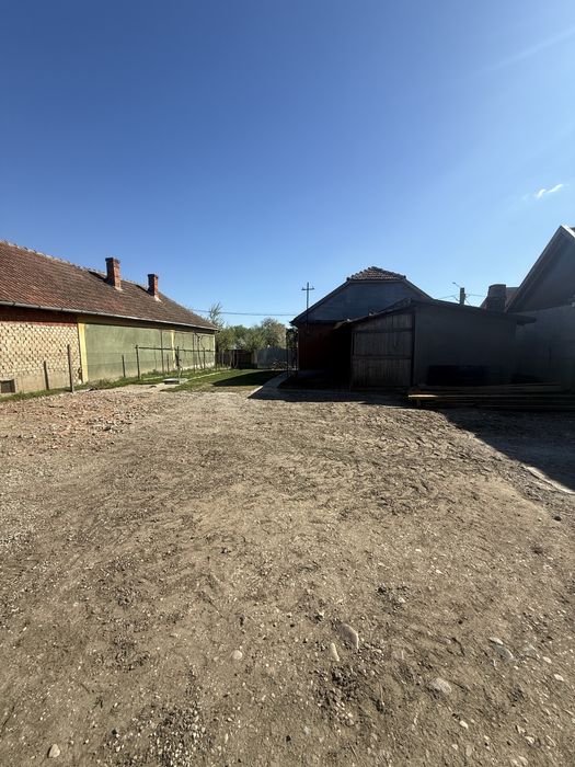 Casă de vânzare în Ineu, Bihor – teren 1999 mp, curte mare, zonă liniștită