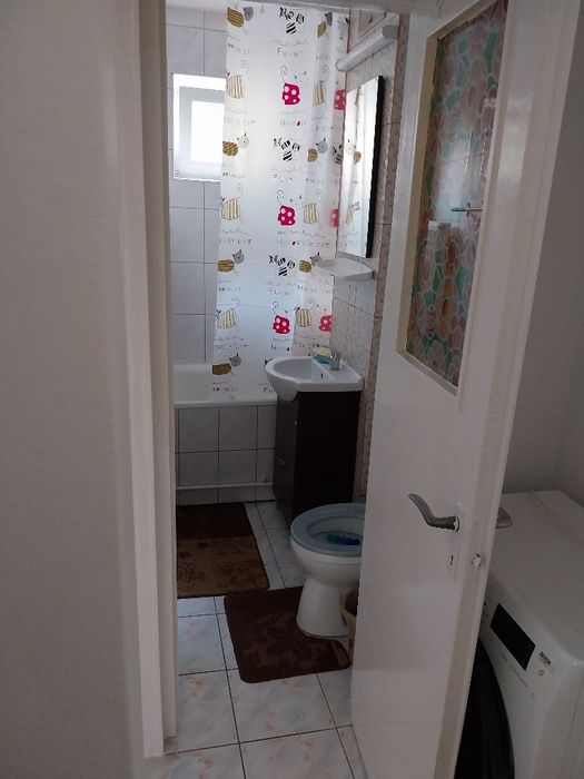 Închiriez apartament cu 3 camere