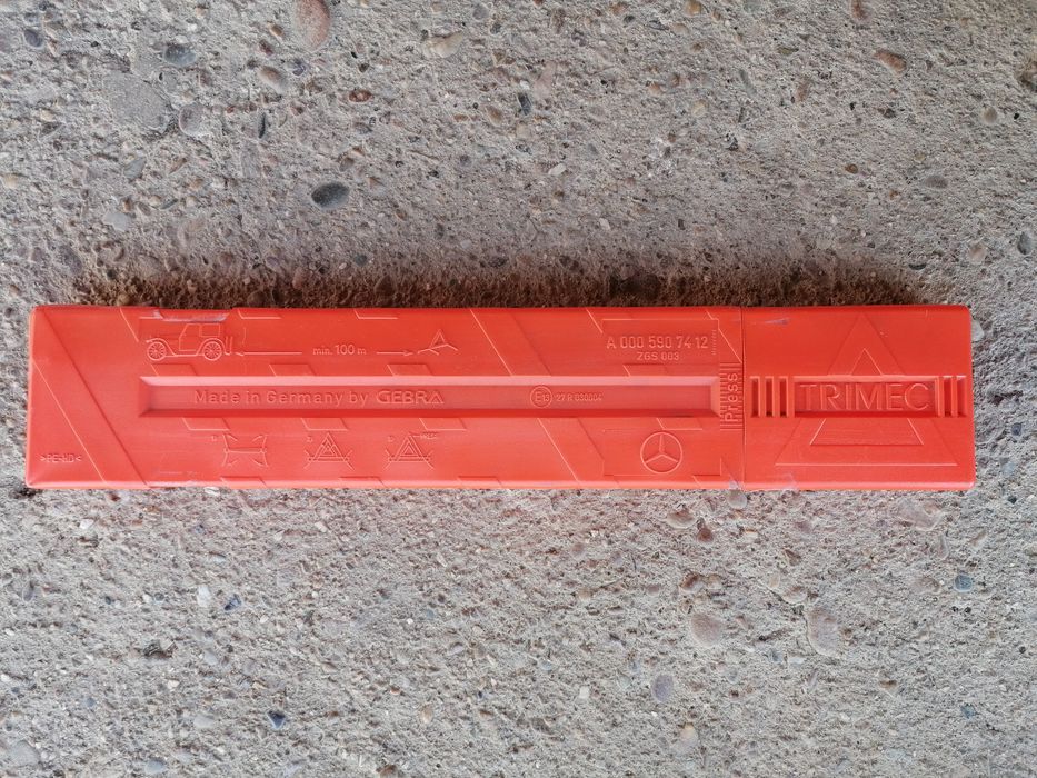 Triunghiuri(2) reflectorizante Mercedes