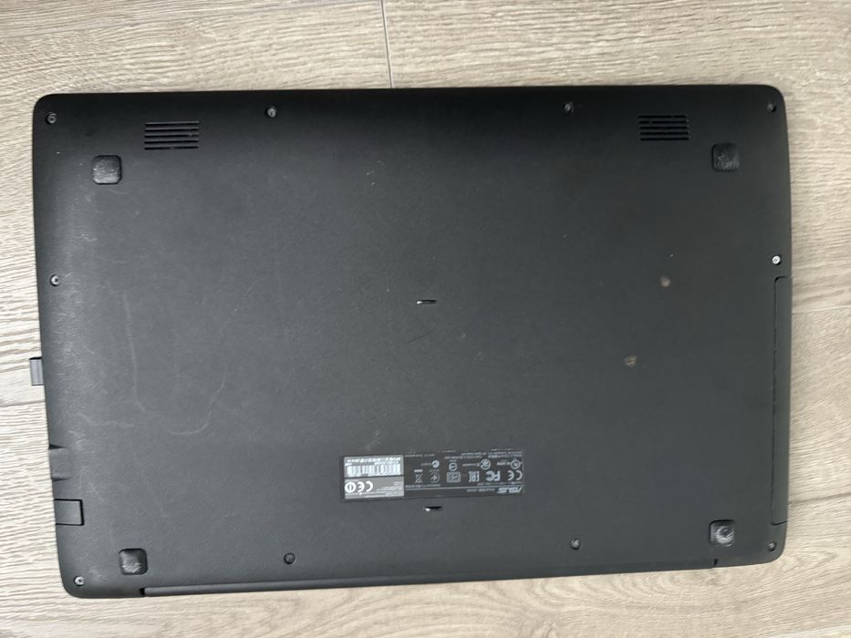 Лаптоп Asus x553ma