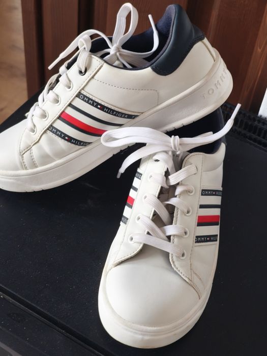 Adidași Tommy Hilfiger