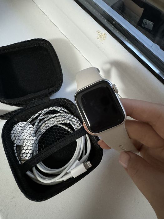 Apple Watch SE 2 Gen (2023)