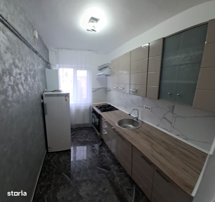 Apartament cu 3 camere , renovat complet
