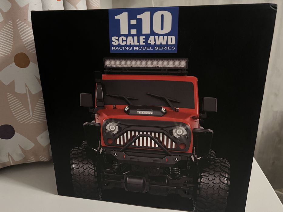 Продам машинку jeep