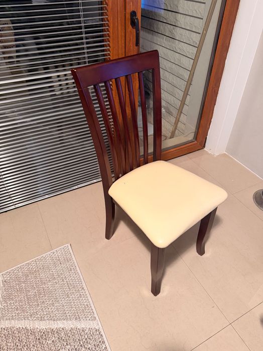 Стол за всекидневна