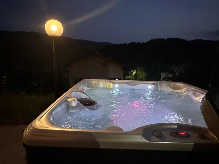 7 местно джакузи