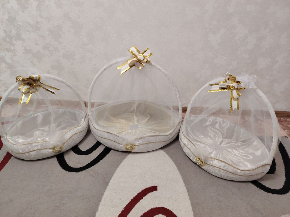 Продаю белые корзинки