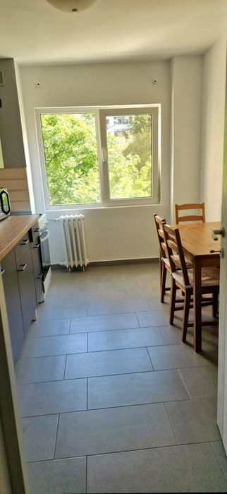 Apartament 3 camere, decomandat, 4/10