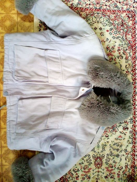 Продам куртку женскую