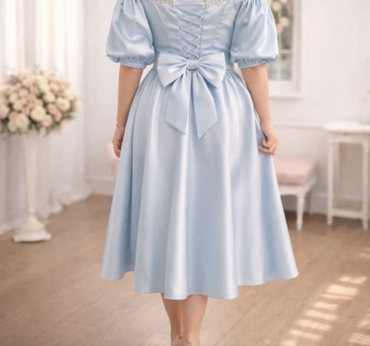 Vand rochie facuta la croitoreasa