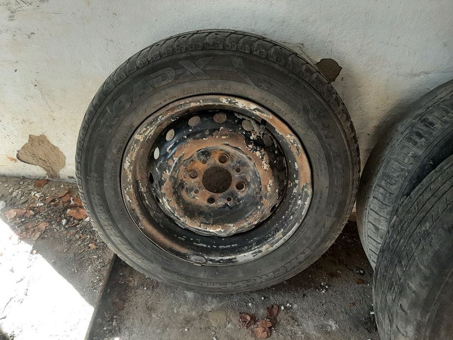 Шина с дисками комплект