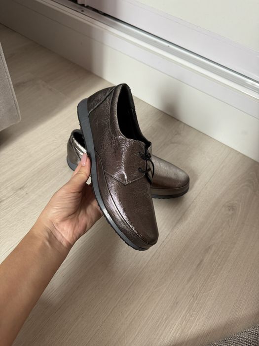 Продам женскую обувь