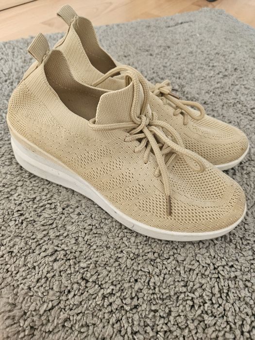 Дамски обувки 4 бр.