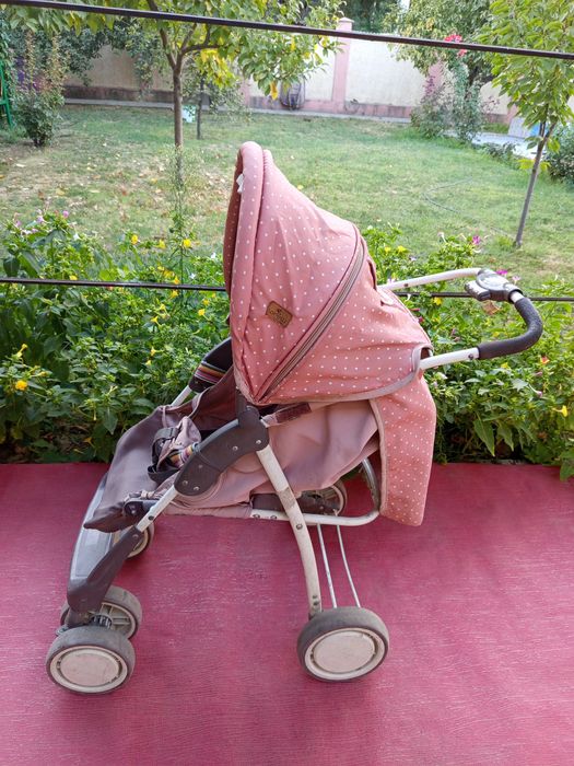 Продам . Отличная прогулочная коляска .