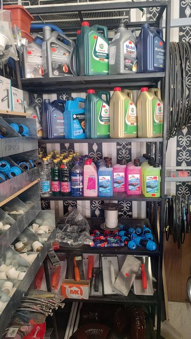 Reparatii tractoare , Magazin piese auto.