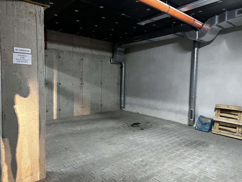 Дава се под наем Гараж / Паркомясто в София, Витоша - 6 кв.м за 112.2 € - Снимка #1