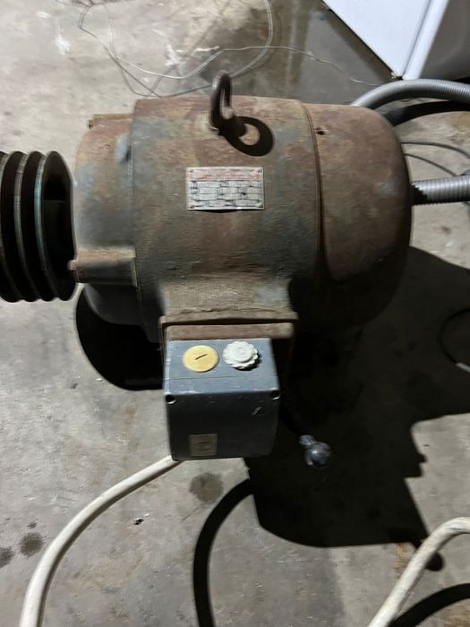 Vând Motor Trifazic