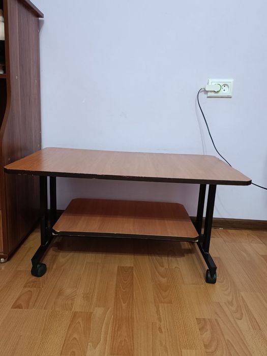 Продаются столы  2