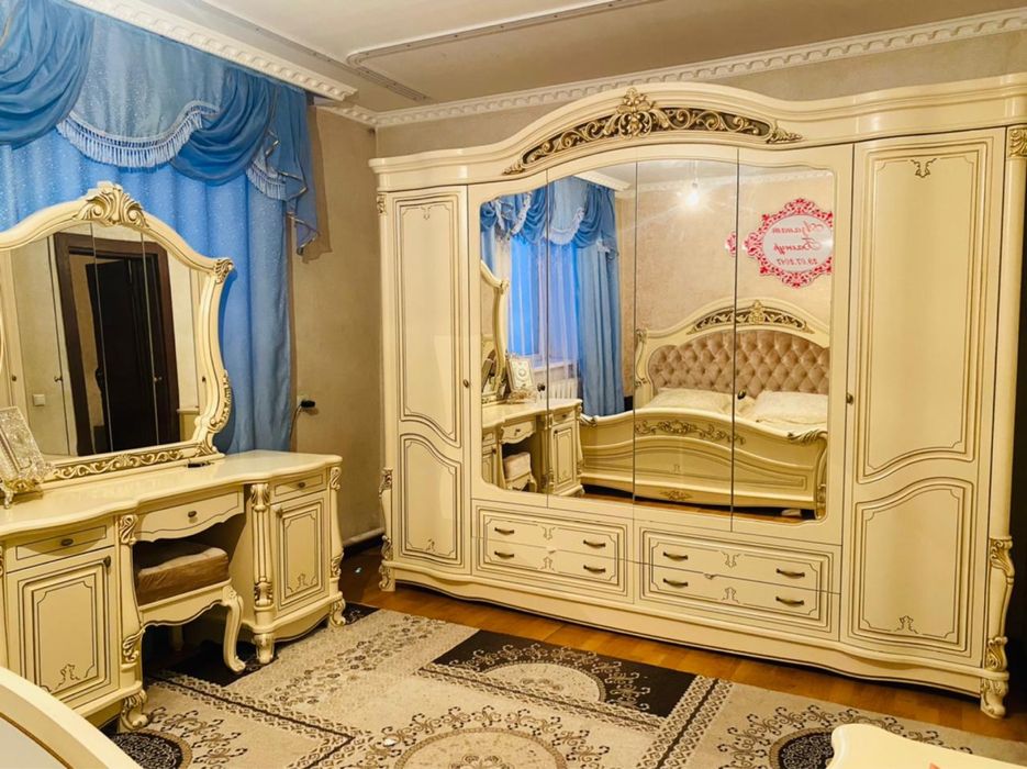 Продаётся спальный гарнитур касандра