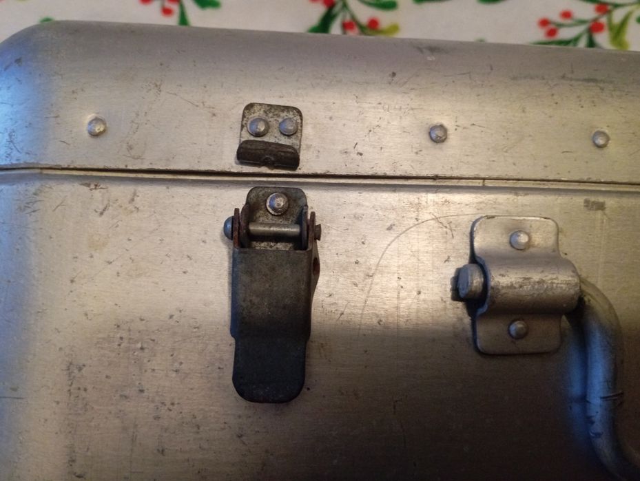 Cutie aluminiu ambulanță anii '80