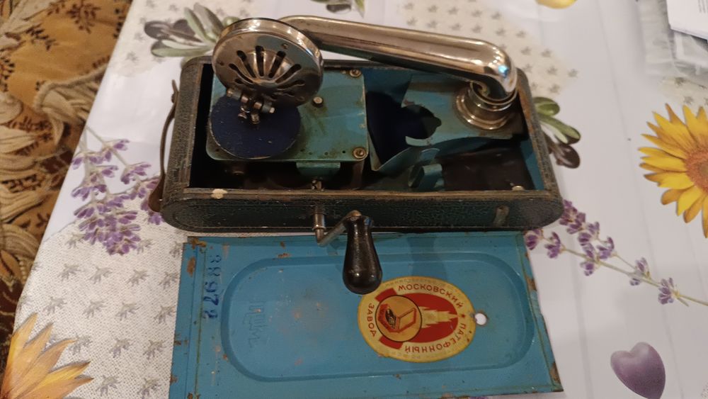 Патефон.антикварный.