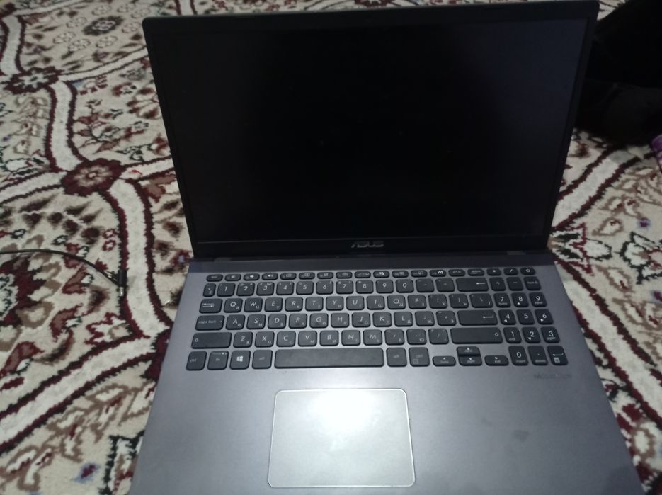 Nomi asusX509Ja
237 GB xotira
Ram 8 gb
Windows 11